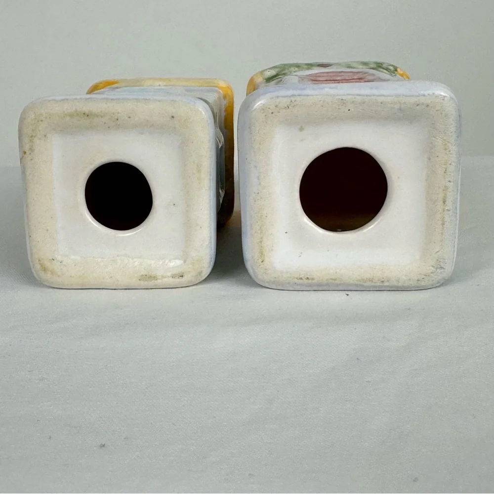 Cottage salt and pepper shakers